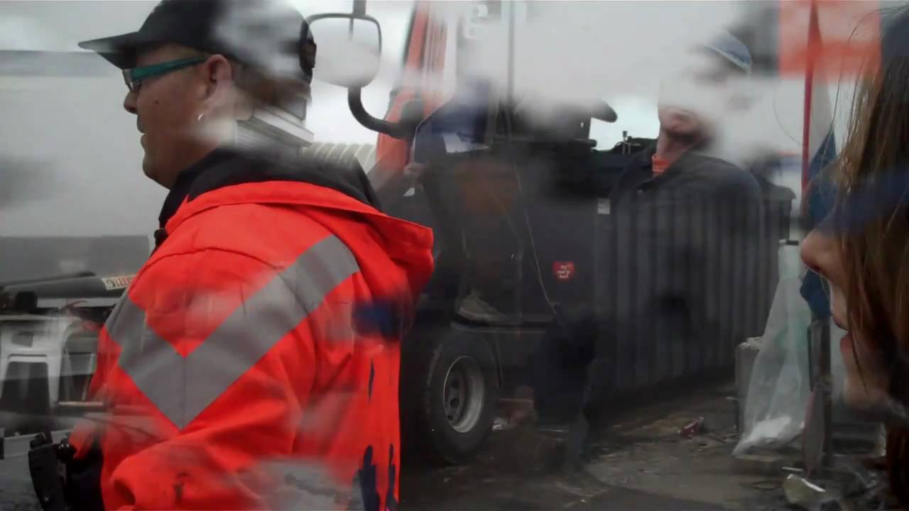Blikoptechniekcrew op bezoek bij Milieustation Meerendonk vanwege afval