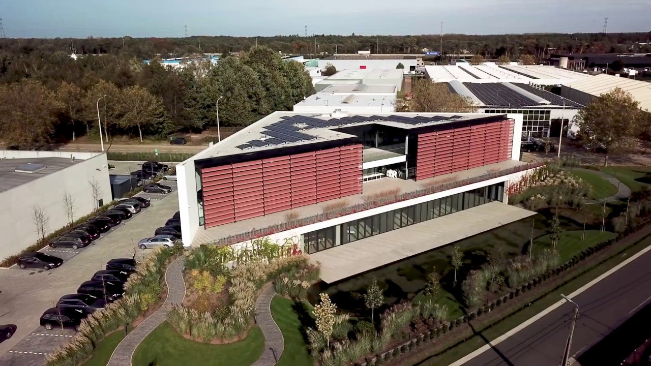 Intelligente buitenzonwering voor energiezuinig kantoorgebouw DCM