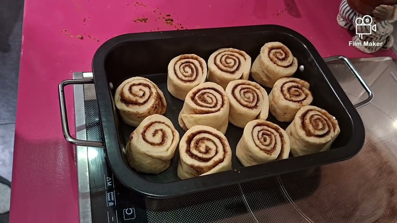 Rollitos de canela (cinnamon Rolls)