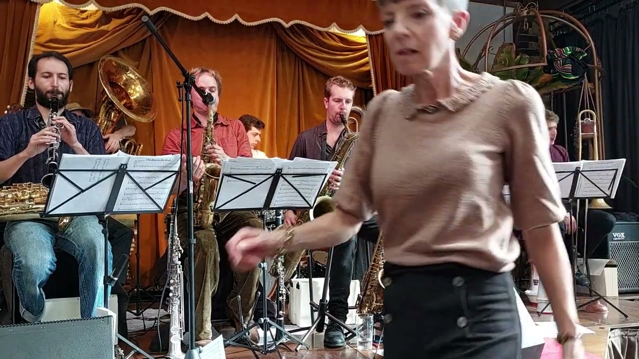 East St Louis Toodle-Oo performed by Ewan Bleach and his Fleeting Paradise Orchestra. 23.10.22