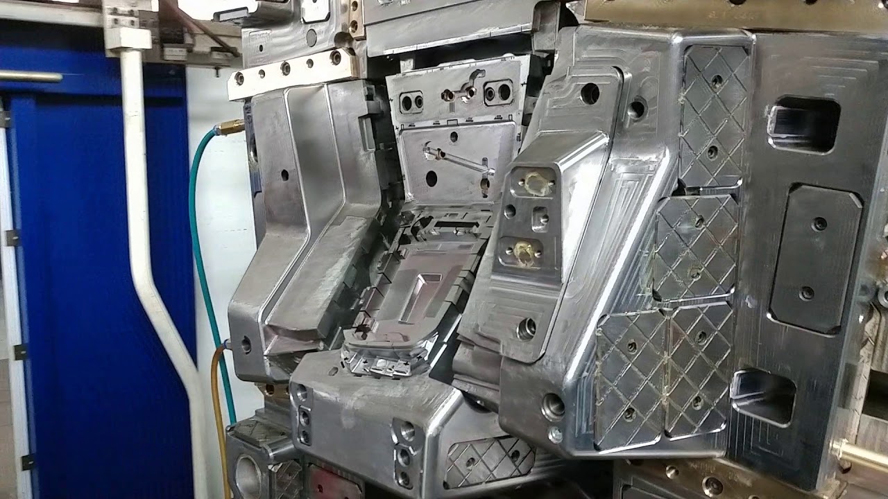 Molde de inje&ccedil;&atilde;o com alta complexidade.