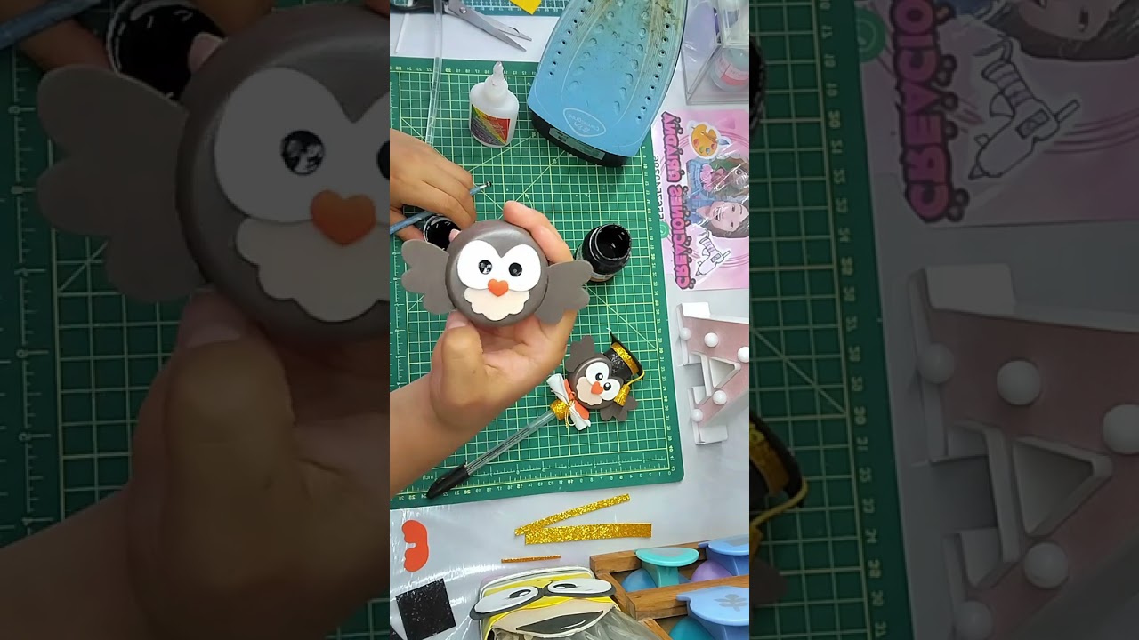 manualidades con tapita de garrafón para graduación 🎓 búho graduado
