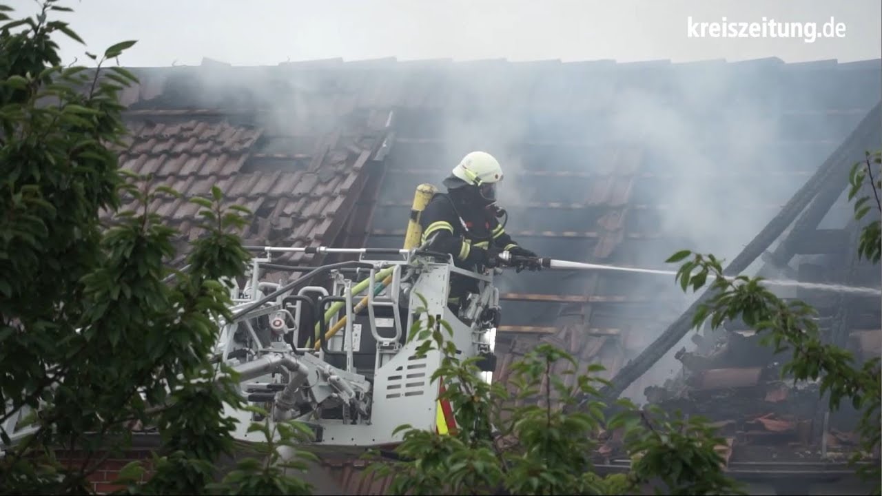 Feuer in Harpstedt - Dachstuhl gerät in Brand
