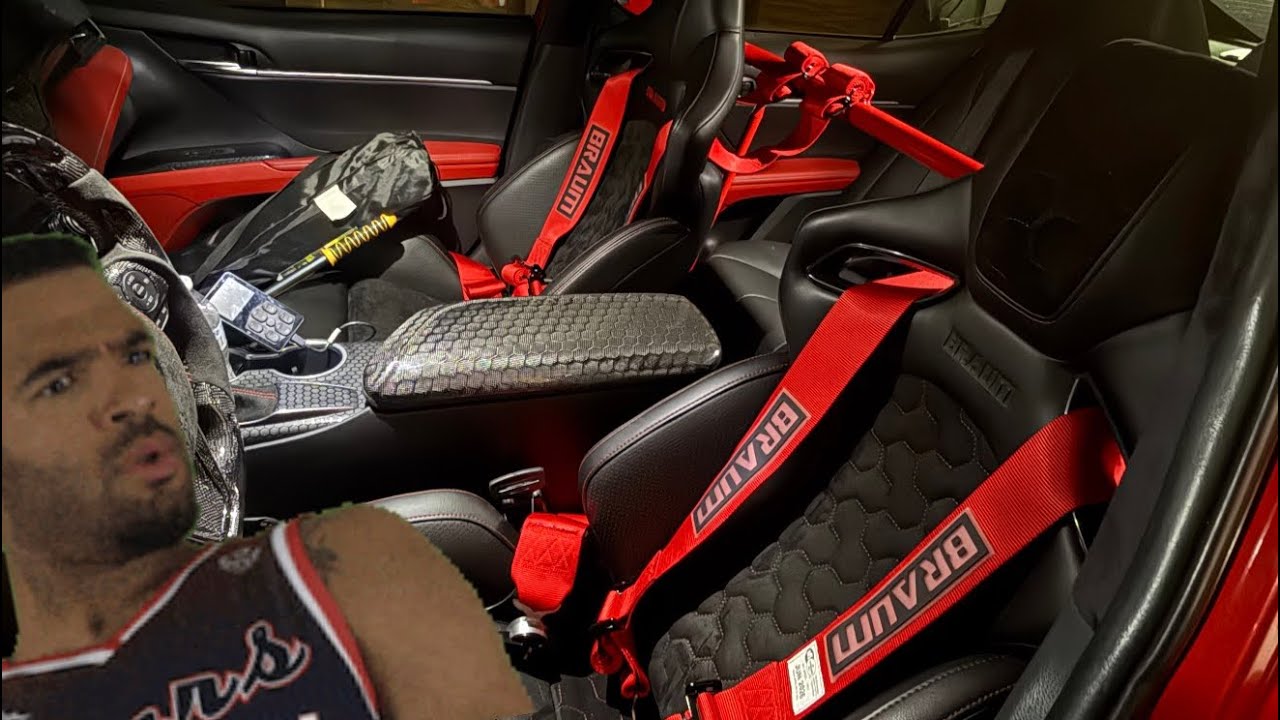 Как установить ковшеобразные сиденья Braum Racing на Toyota Camry 2018–2024 годов