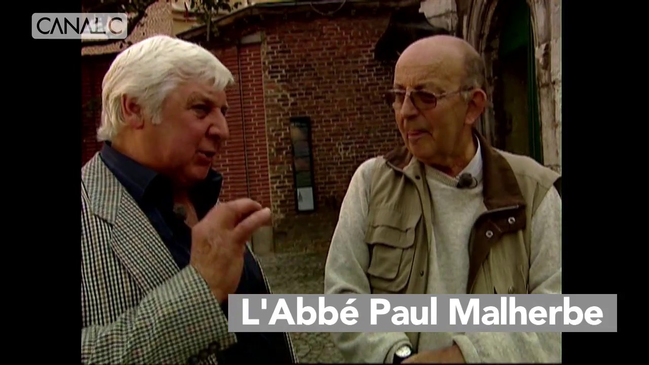 L'Abbé Paul Malherbe discute en wallon avec Jean Grenson