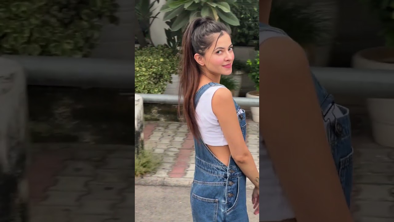 Hot blonde girl Instagram shorts 🍓🍓 #trending #shorts_ #instavideo #reels #bomb #viral