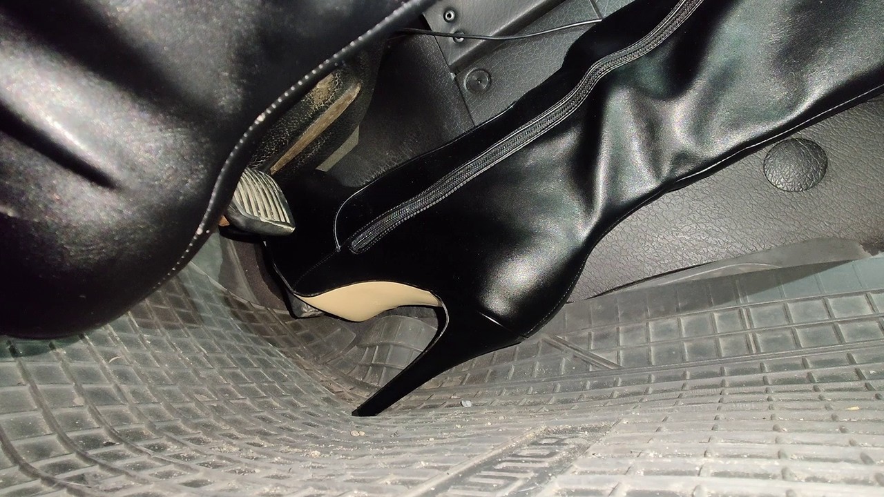 Mommy's Car Won't Start - Cranking & Pedal Pumping in Boots