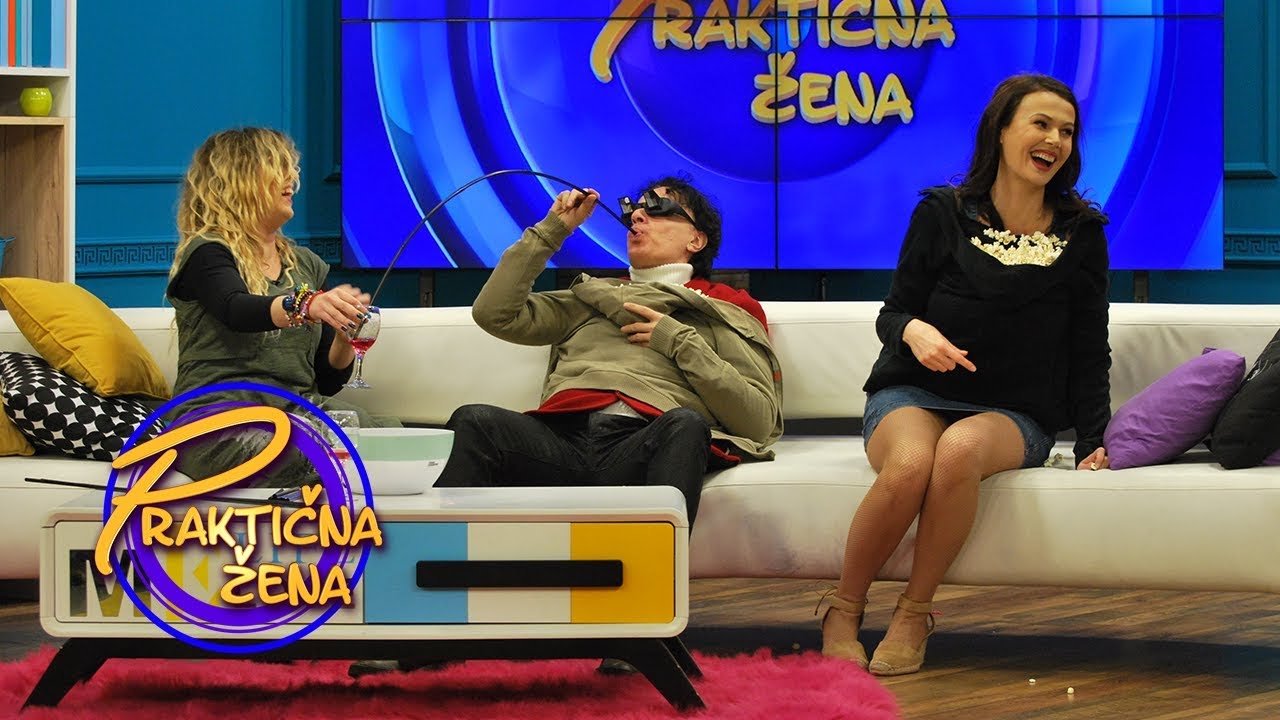 Praktična žena - Kako da jedemo kokice bez upotrebe ruku i pijemo sok u ležećem položaju?