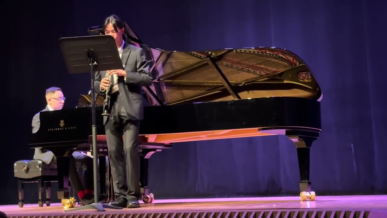 David Chen, Clarinet, Mozart Clarinet Concerto in A, first movement.