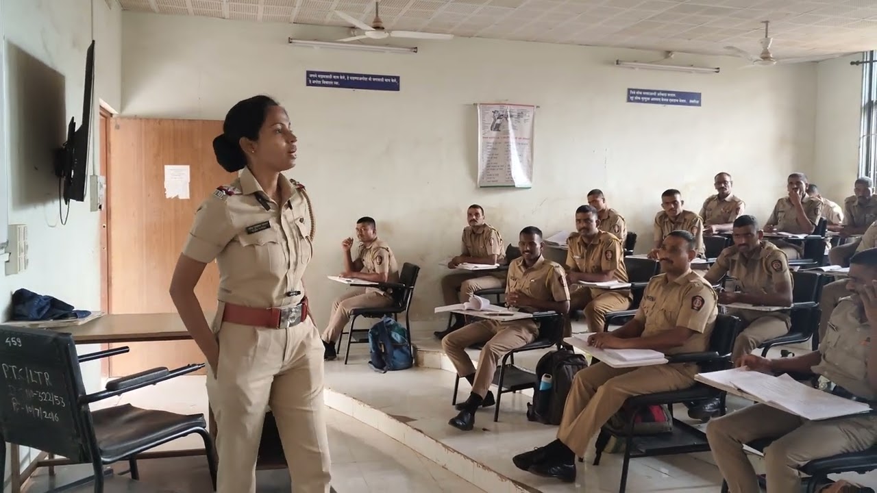 PSI BAGWAN MADAM MOTIVATIONAL POEM #police #महाराष्ट्र_पोलीस #maharashtra_police #motivation