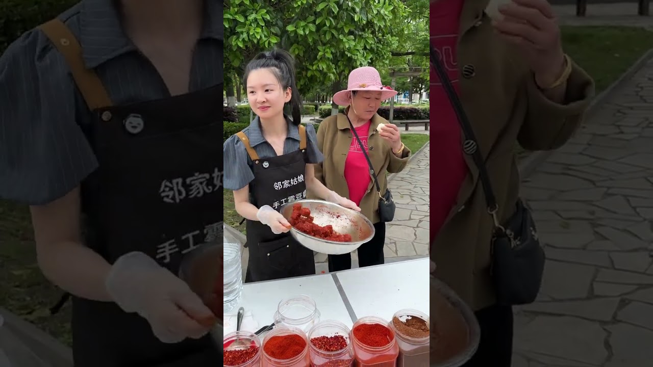 五一竟然降价了？姐姐高兴的不得了呀 姐姐过来买霉豆腐看到这个活动价太开心了#霉豆腐 #谁懂这一口的好吃程度 #地方特色美食