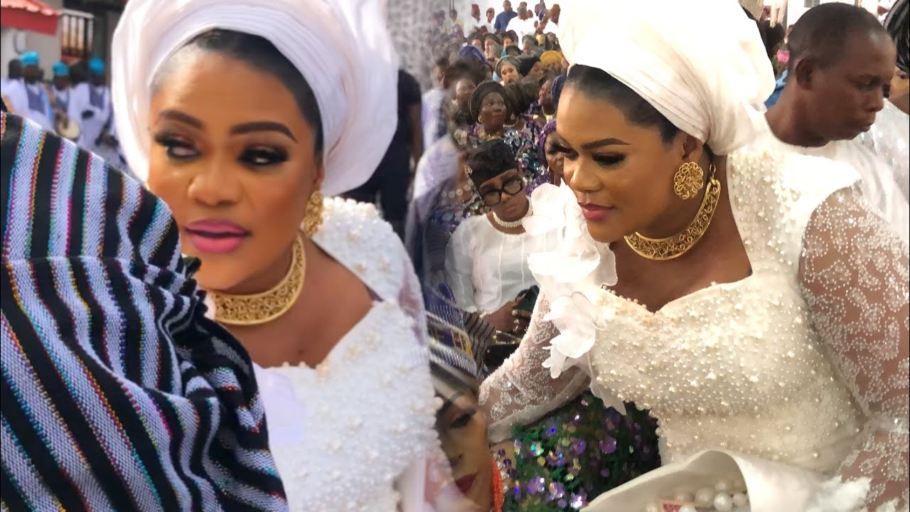 Olori Mariam arrives Alake palace with Princess Adesola and Princess Folashade