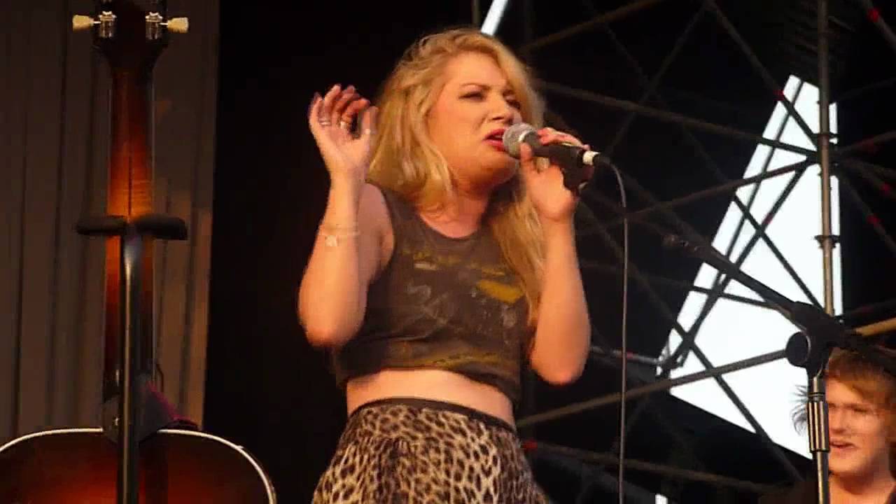 Carly Connor LIVE 