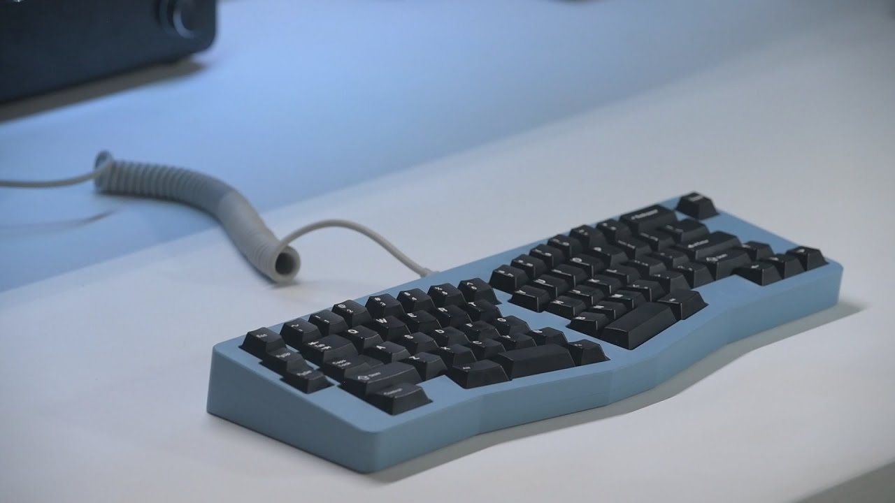 Bear 65 Ergo with lubed AEBoards Naevy Switches