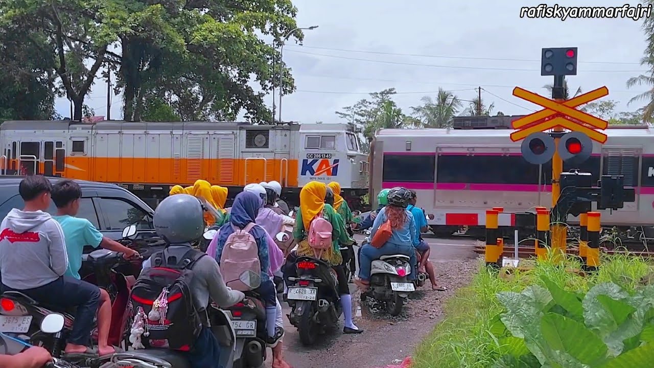 Palang Pintu Kereta Api | Railway Crossing | Maret2026 | Ka Argo Lawu 