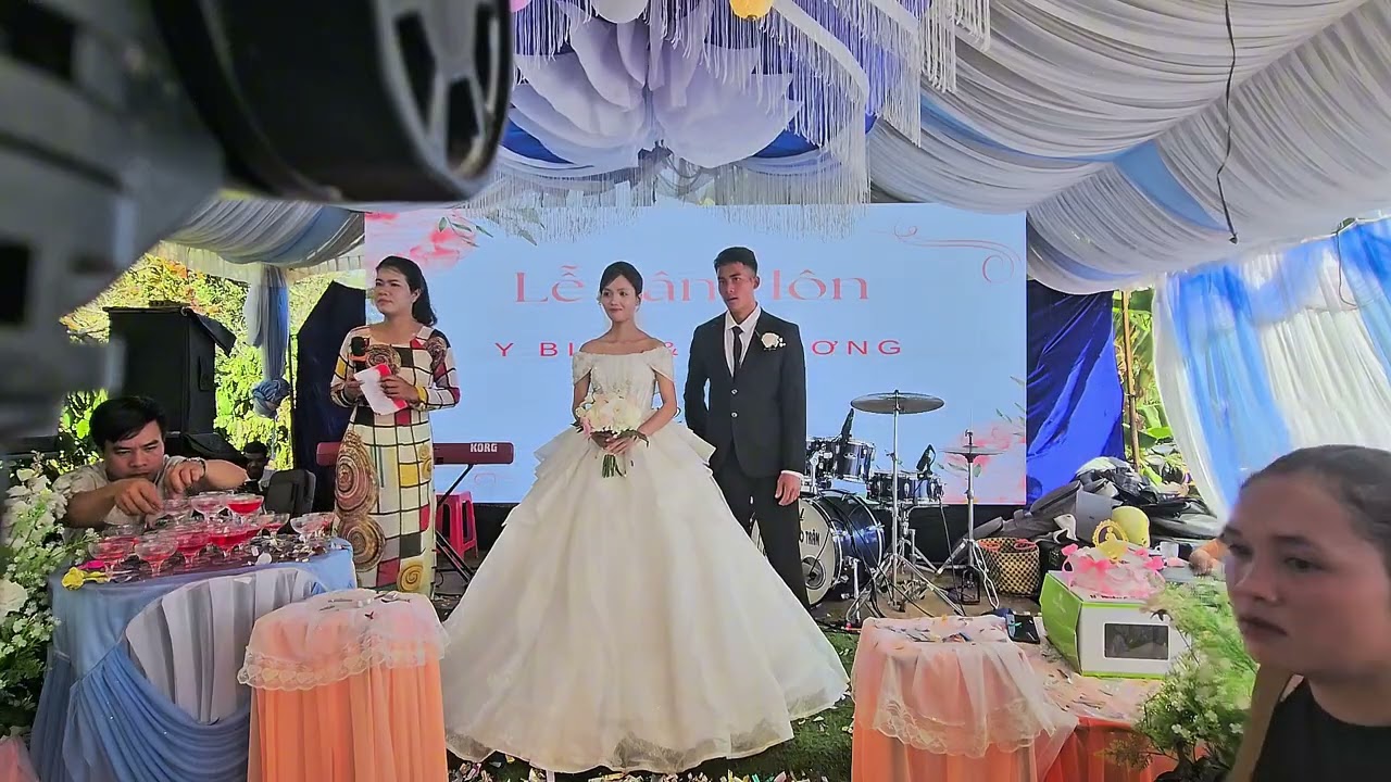 Dâu rể krongno