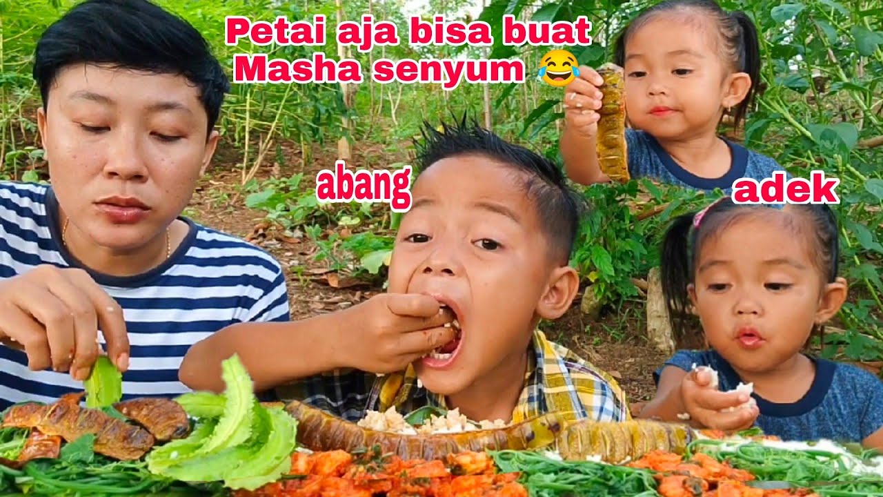 MASHA MAKAN BARENG ABANGNYA DEAN .PADA DOYAN PETAI SEMUA