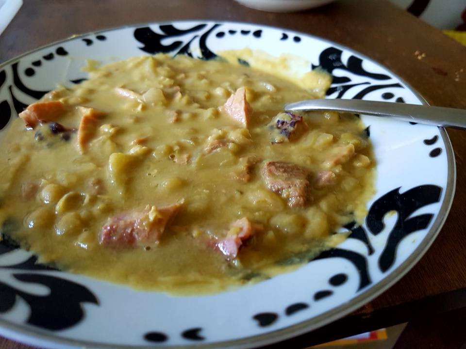 Kolmen lihan hernesoppaa