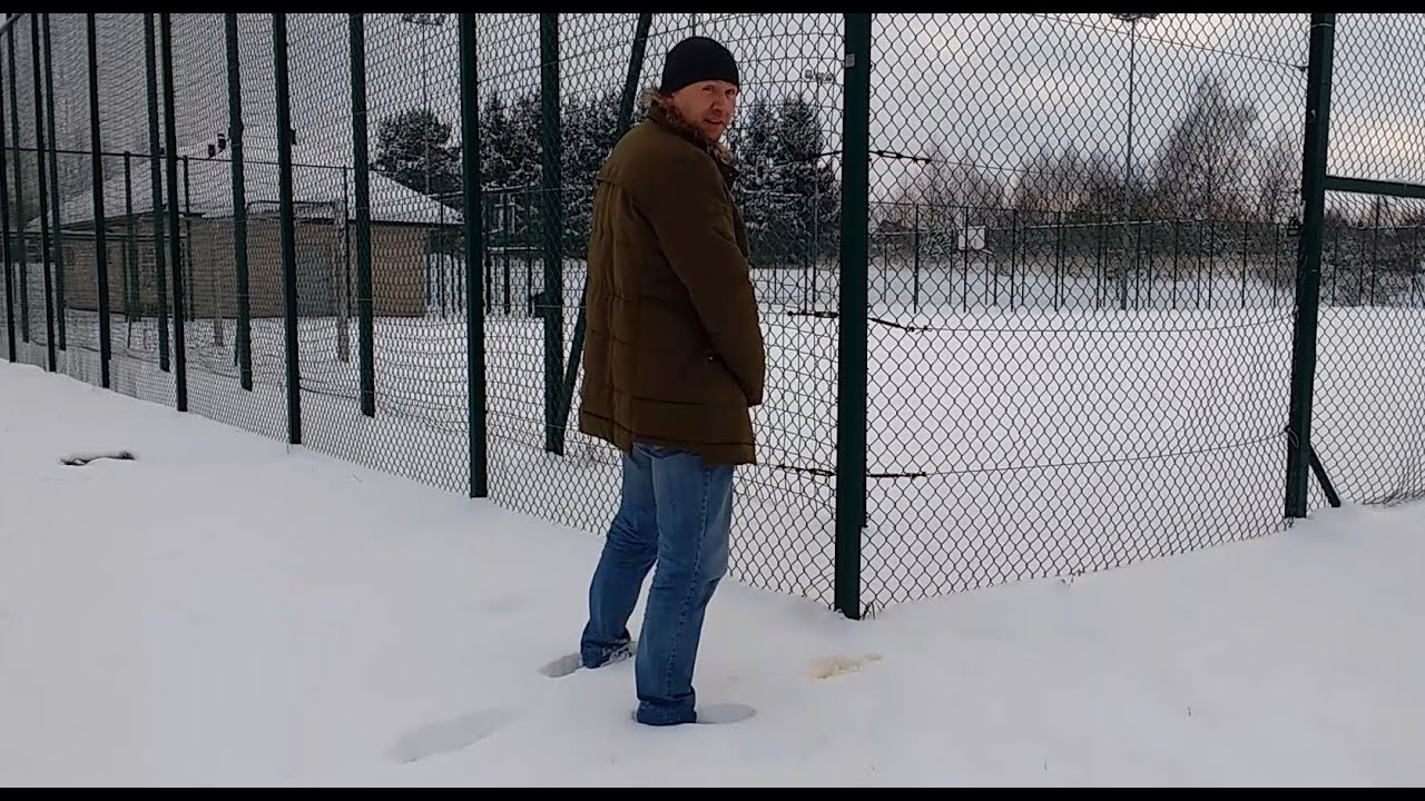 hipokryzjak - Dlaczego pan tutaj sika?