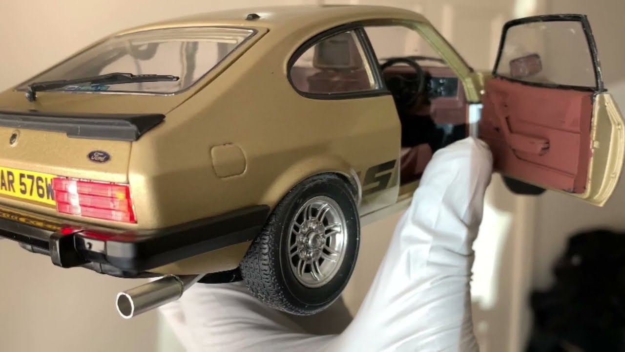 The Professionals Capri in1:18