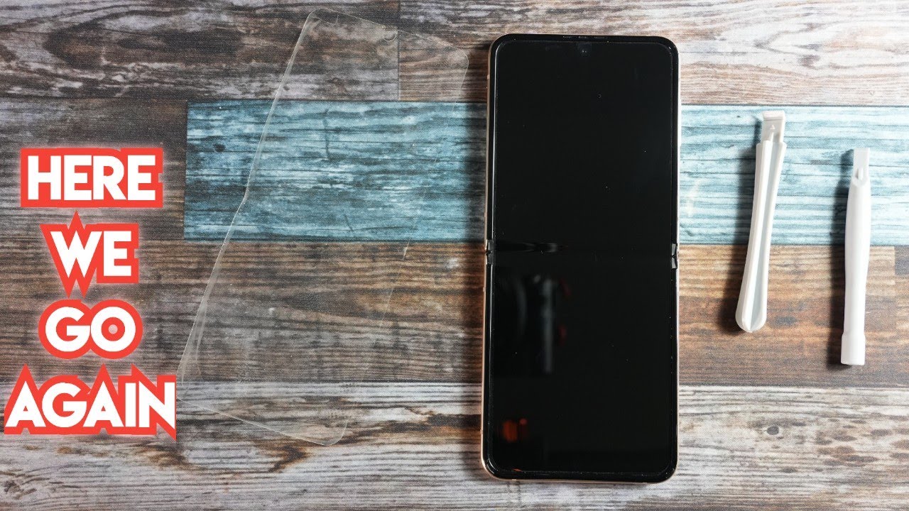 GALAXY Z FLIP 4: REMOVING THE SCREEN PROTECTOR!!!!!