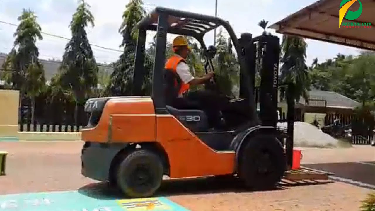 SERTIFIKASI OPERATOR FORKLIFT (PRAKTEK)
