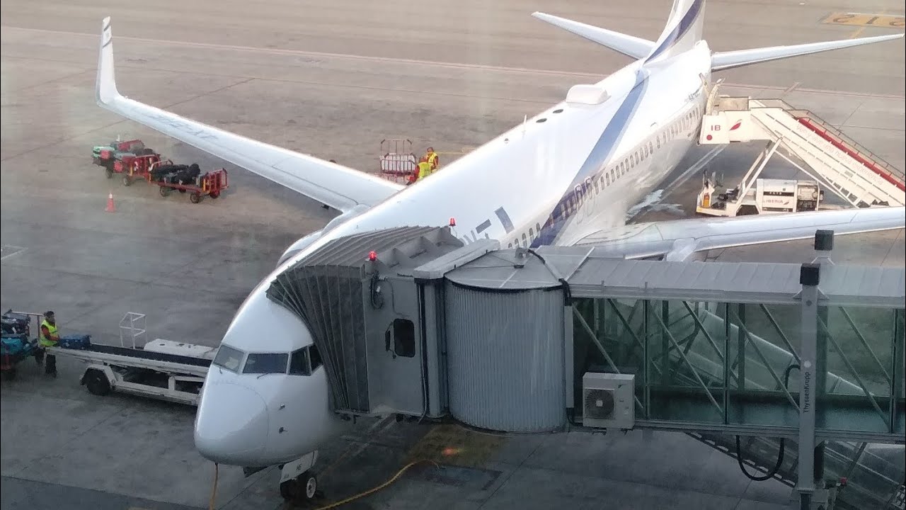 Elal 737-900 LY394 flight from barcelona to tel aviv