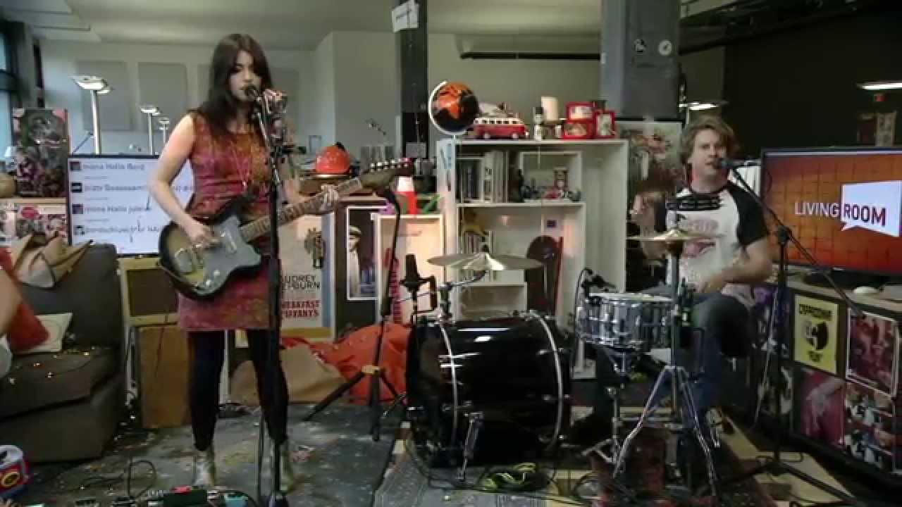 Blood Red Shoes - An Animal (6/13)