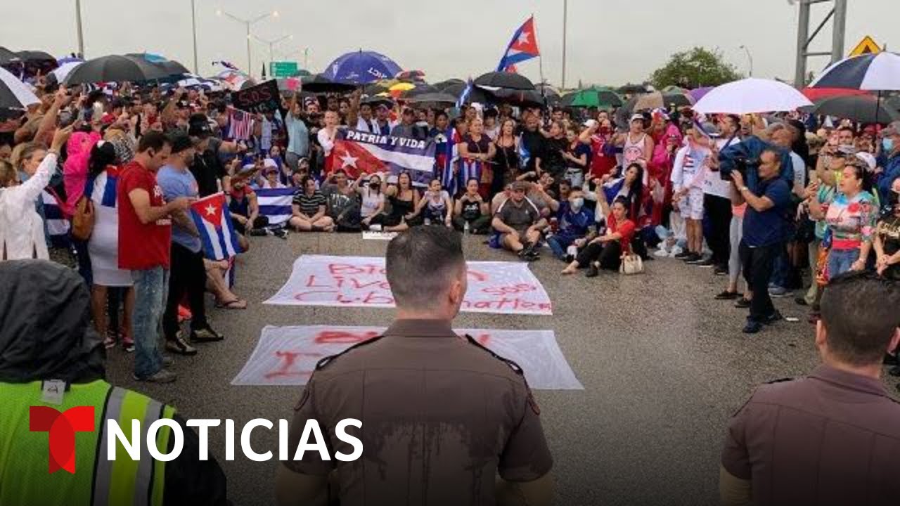 Manifestantes en Miami bloquean calles en apoyo a las históricas protestas en Cuba