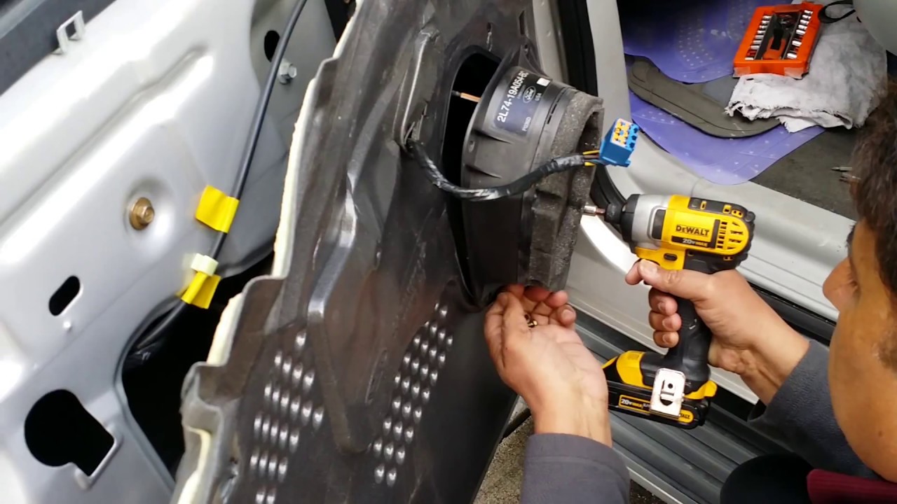 How to Replace Broken Window Glass on 03-06 Lincoln Navigator I Install Back Door Mirror Glass