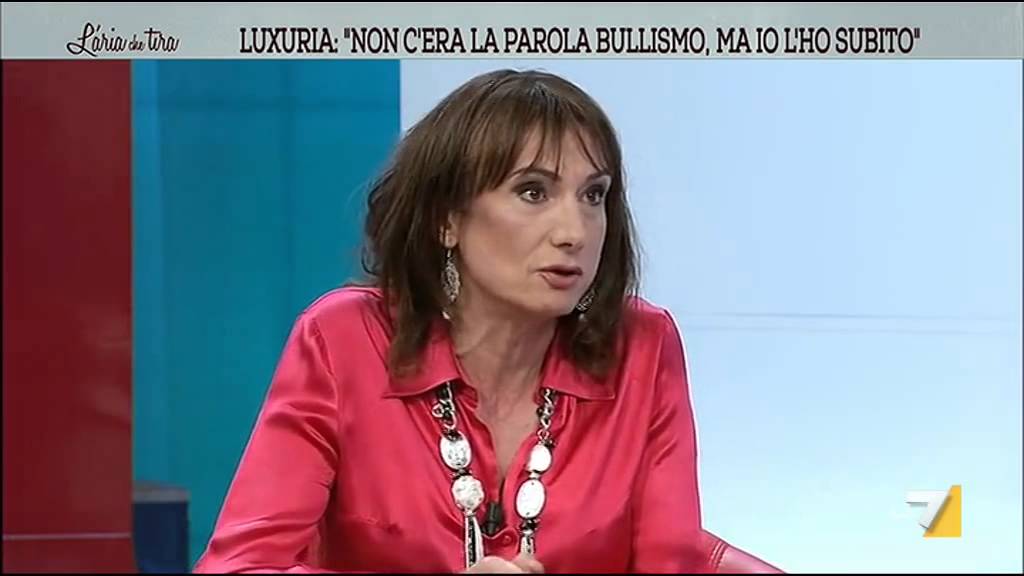 Luxuria: 'Anche io ero vittima di bullismo, mi facevano la pipì nelle scarpe'