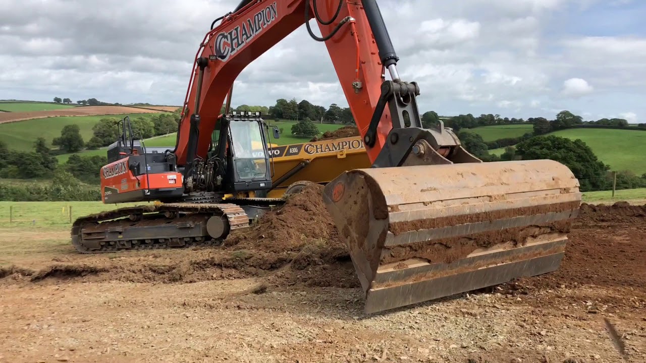 Andy Crabb on the Champion Groundworks Doosan DX340LC-5