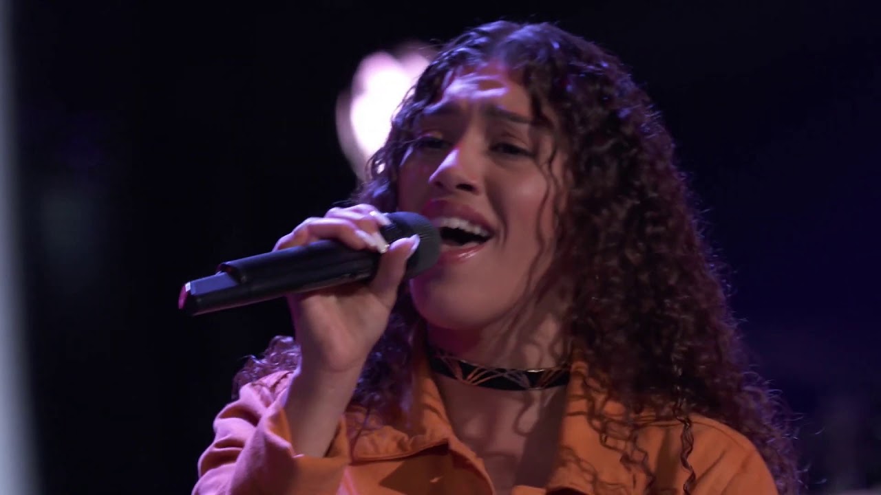 Four Chairs! Mandi Castillo Sings Juan Gabriel's 