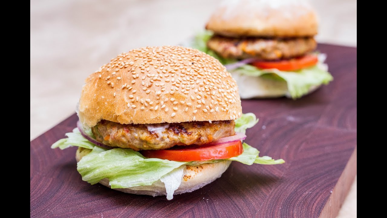 Elise's Eats - Ep 105: Sweet Chilli Chicken Burger