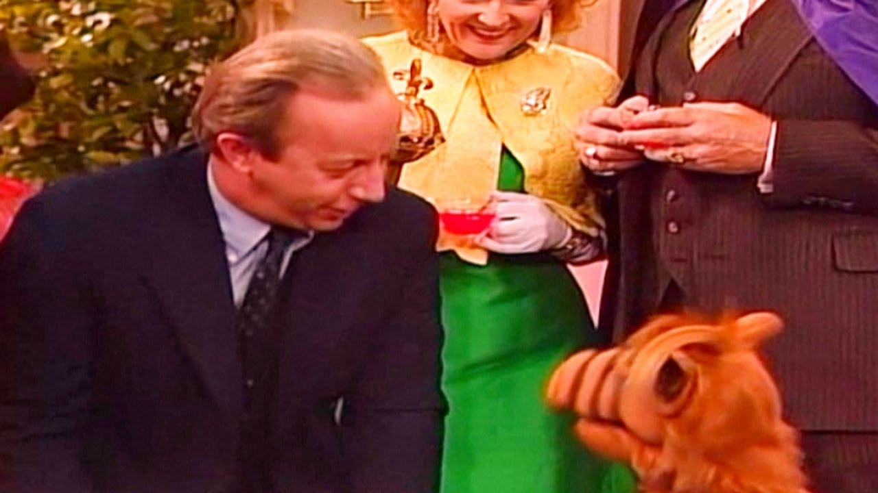 Alf Conoce a los amigos de Willy- ALF  CAPITULO COMPLETO