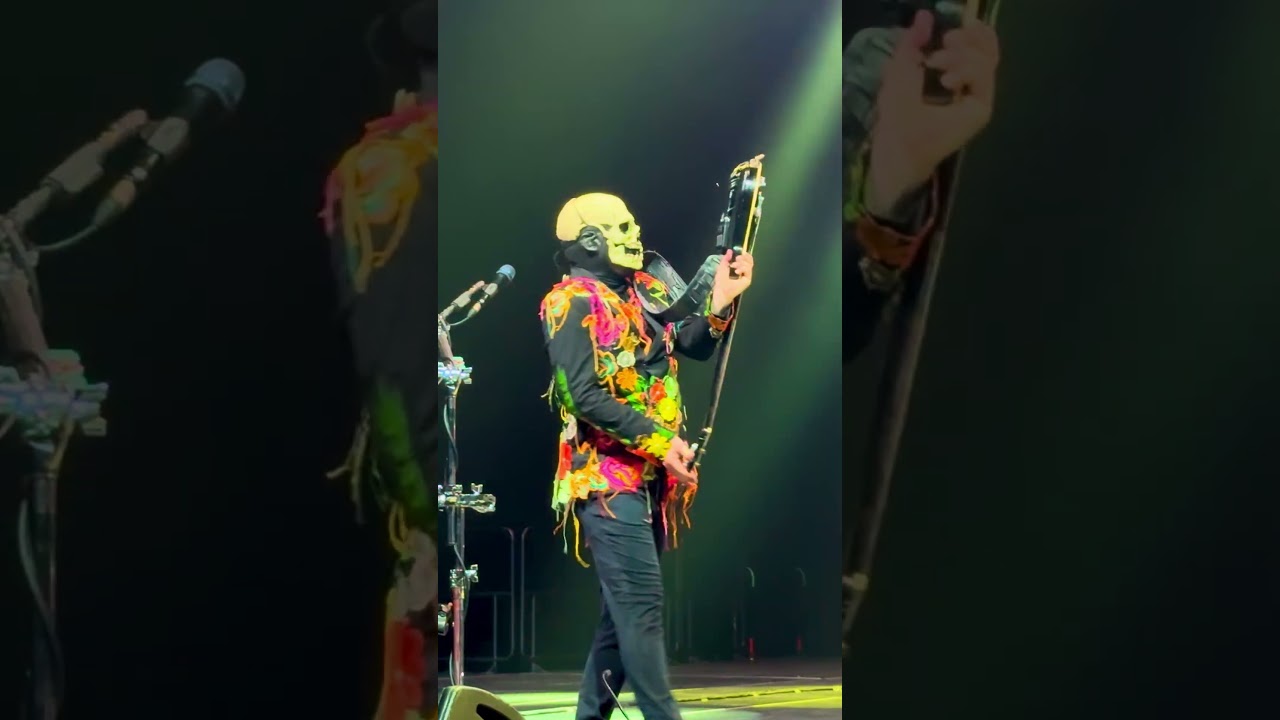 Wes Borland guitar tricks on Limp Bizkit's 