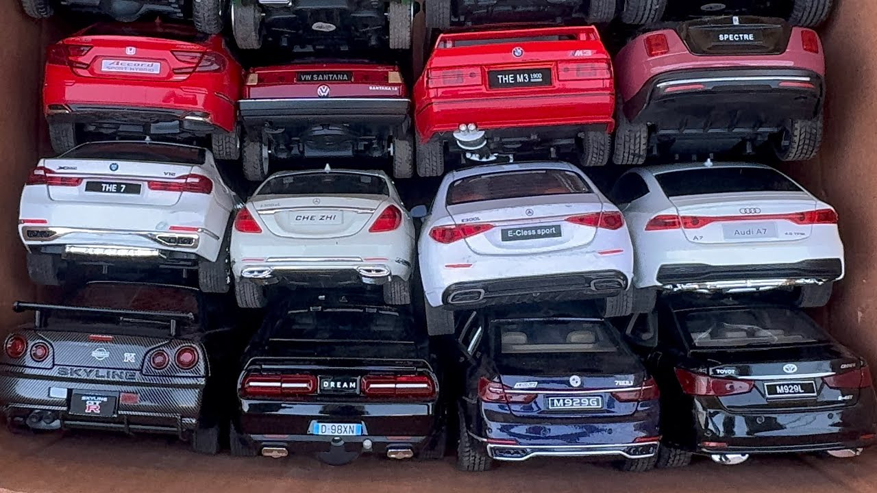 Aquí tienes una selección curada de modelos diecast impresionantes de Toyota, Honda, Mercedes, Lexus