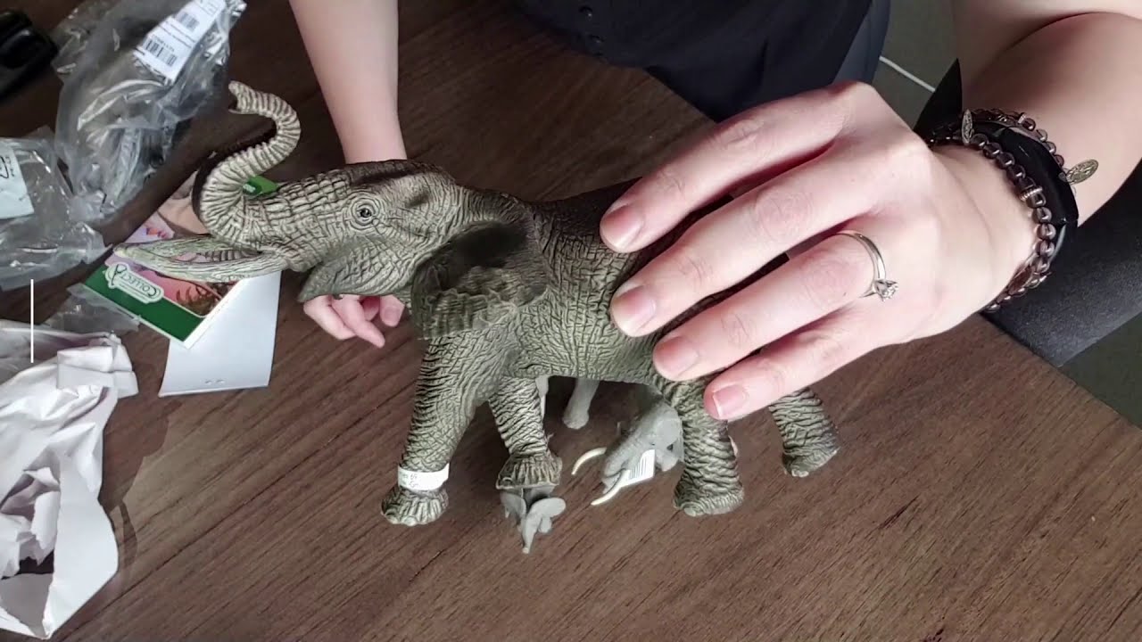 Mama Unboxes: Schleich & Safari Ltd African Elephants Comparison - Pt 1