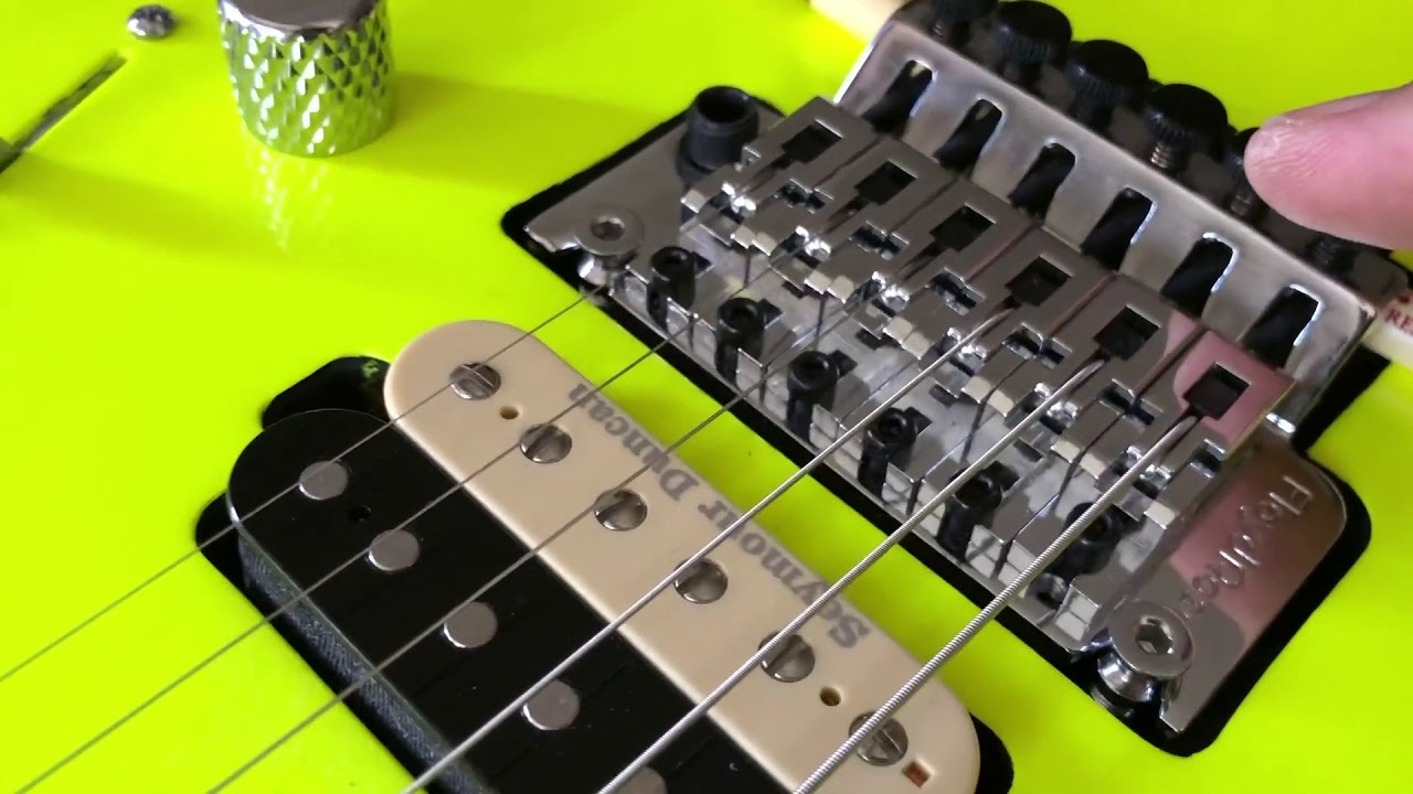 Cómo cambiar cuerdas en una guitarra con Floyd Rose