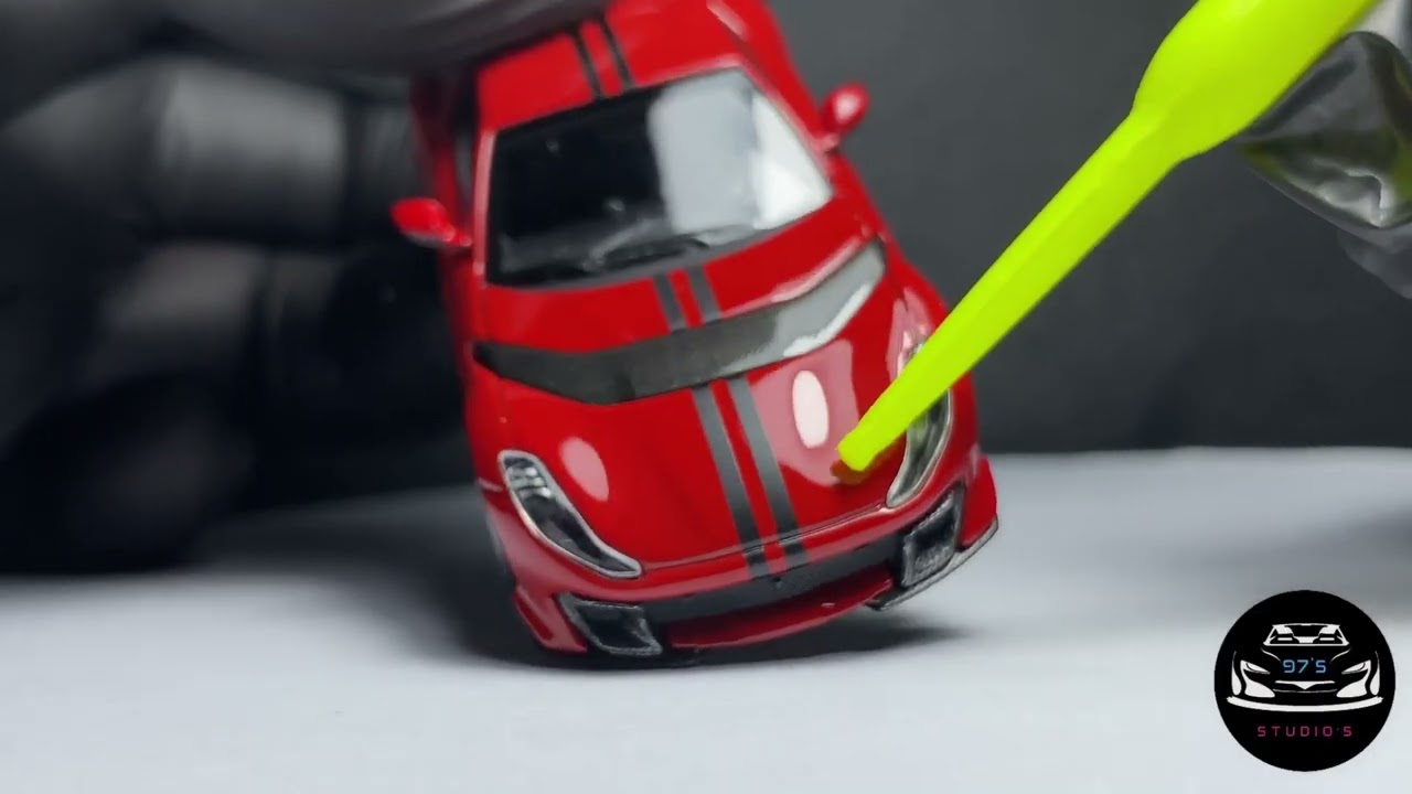 nih yang  warna khas ferarri di TOC Ferarri 812 Competizione Rosso Corsa