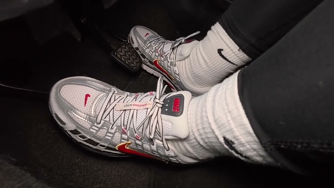 Driving in my Nike P6000 sneakers, legging and Nike white socks 