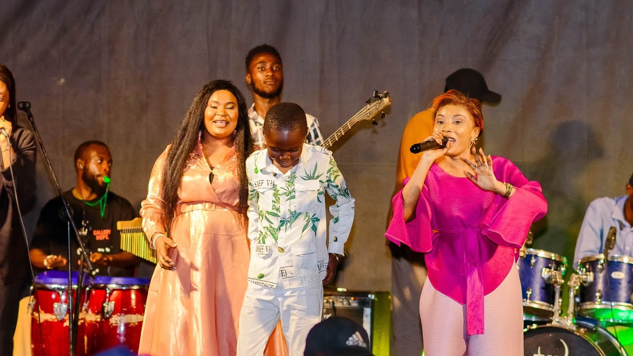 IGWE - Yasmine Nsimba | Louange medley - live concert 