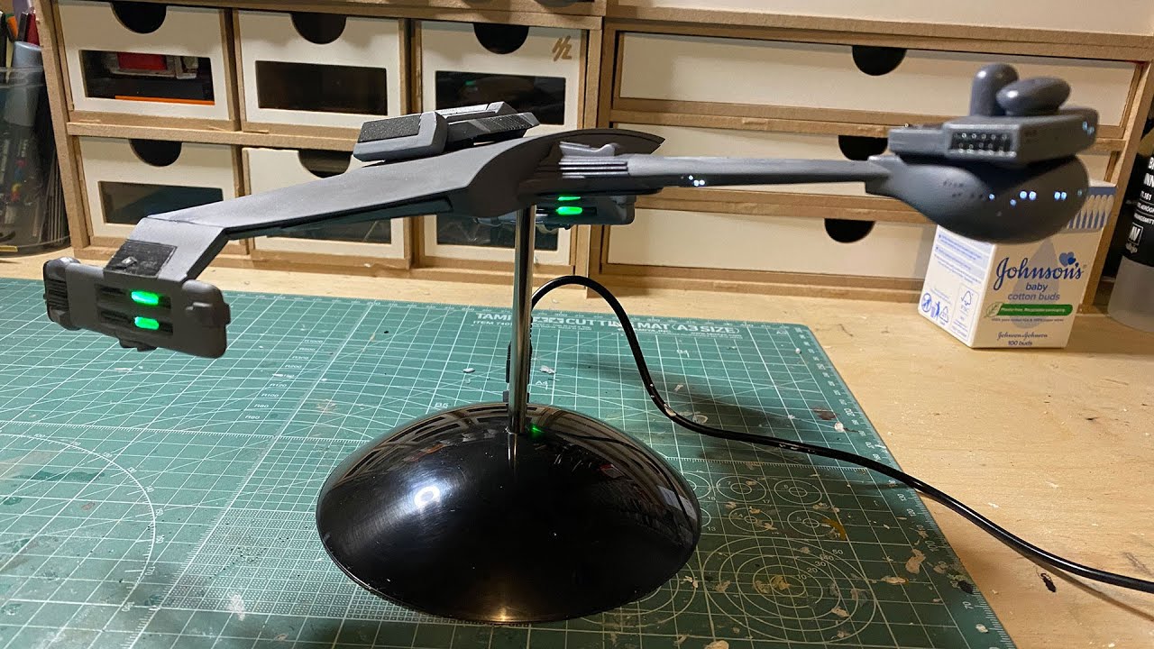 1:1000 scale Klingon Battle Cruiser D7