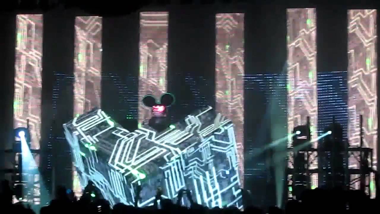 Deadmau5 - Bonnaroo 2010 - 'Sometimes Things Get, Whatever' [FULL]
