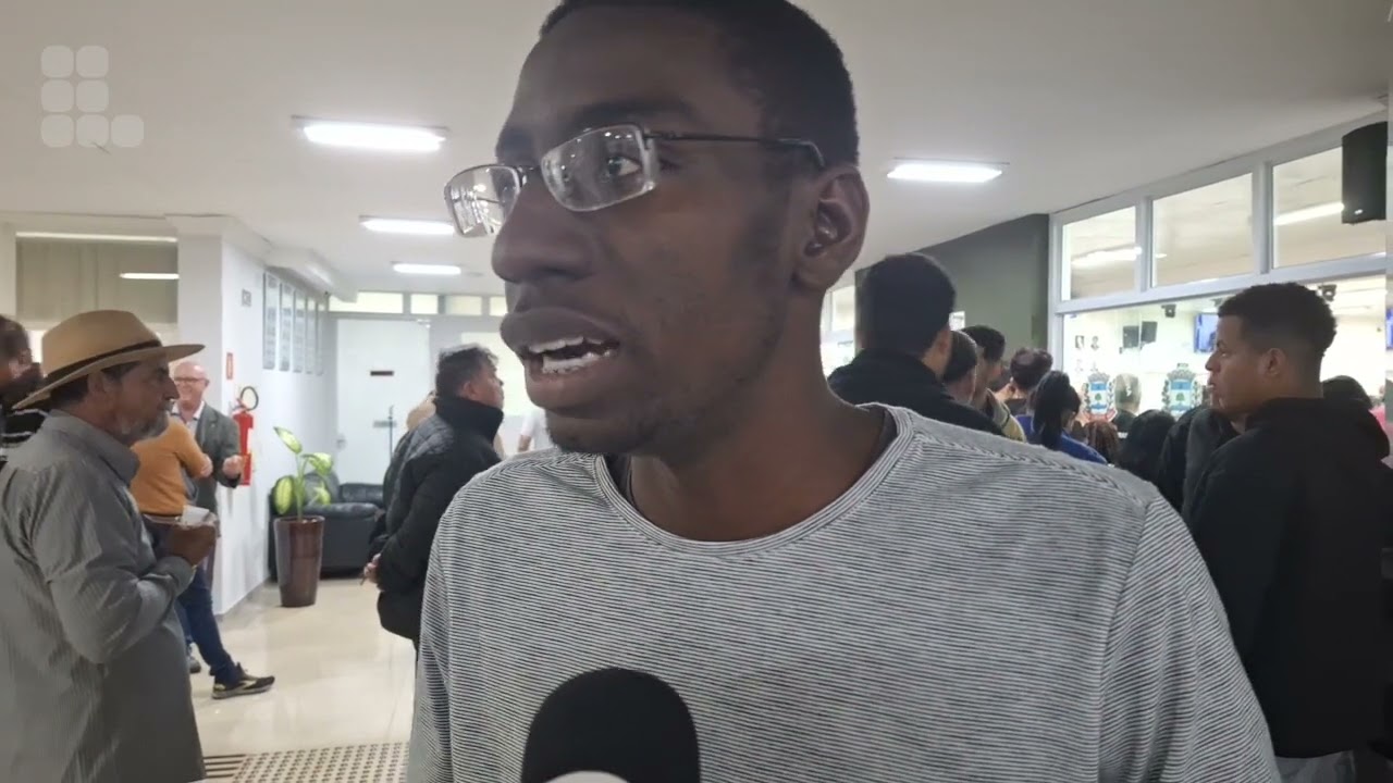 Jovem que foi ameaçado de prisão por vereadores discursou na tribuna livre nesta segunda (28)
