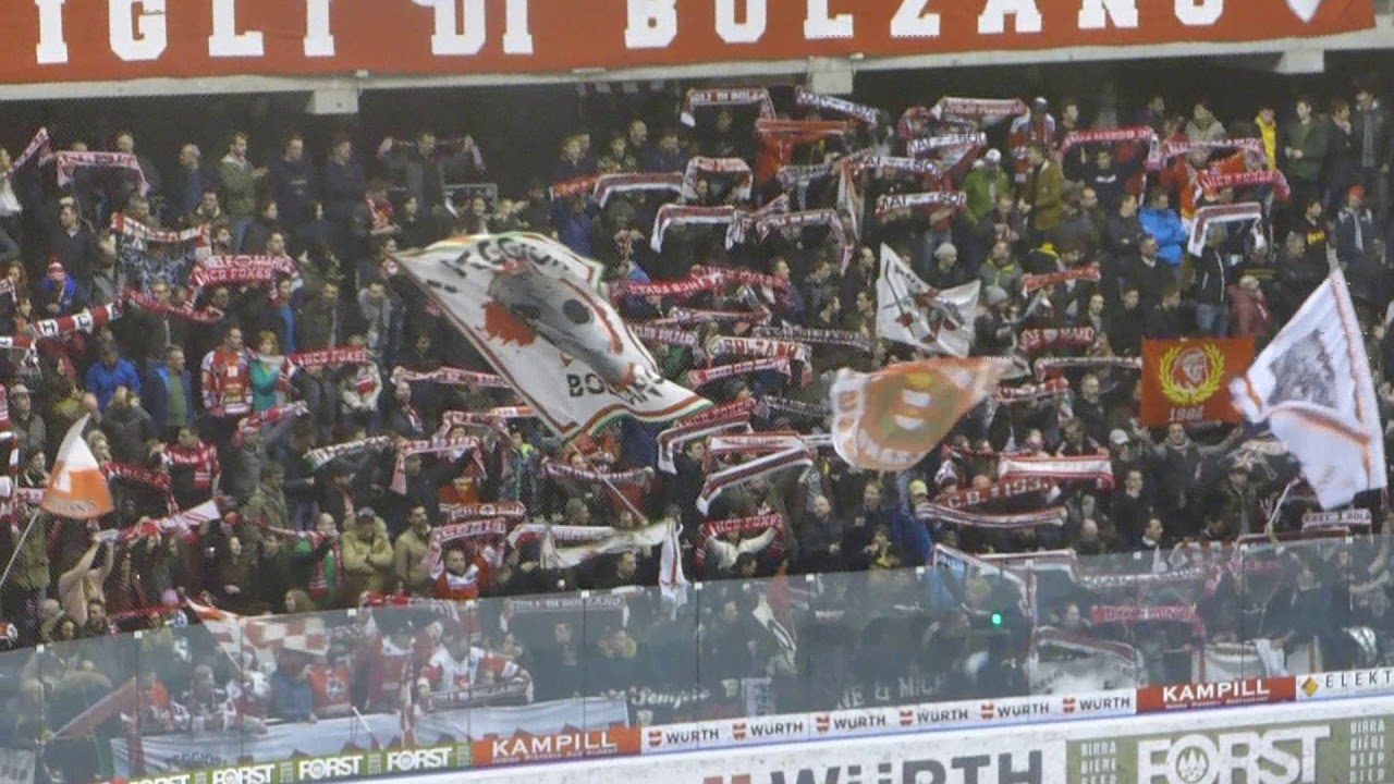 HC Bolzano - Znojmo 4-3: Tifo Ultras Bolzano.