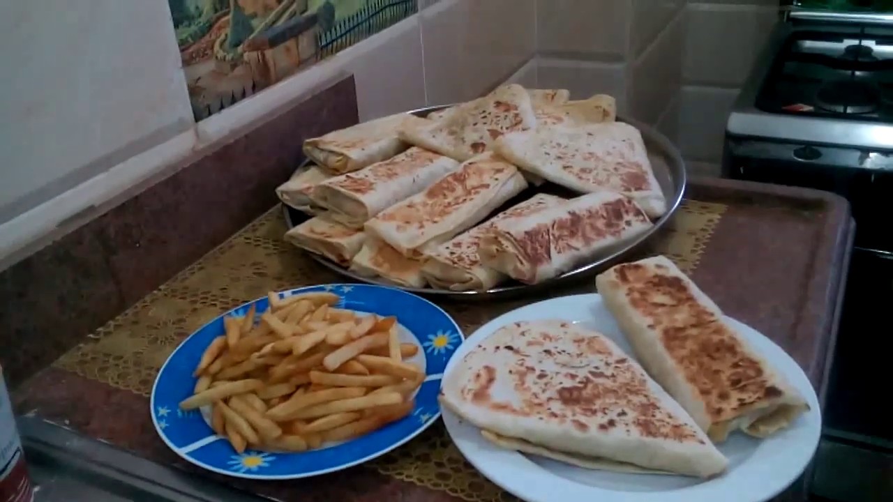 الرقاق الطري بطريقة الكريب بحشوات مختلفة