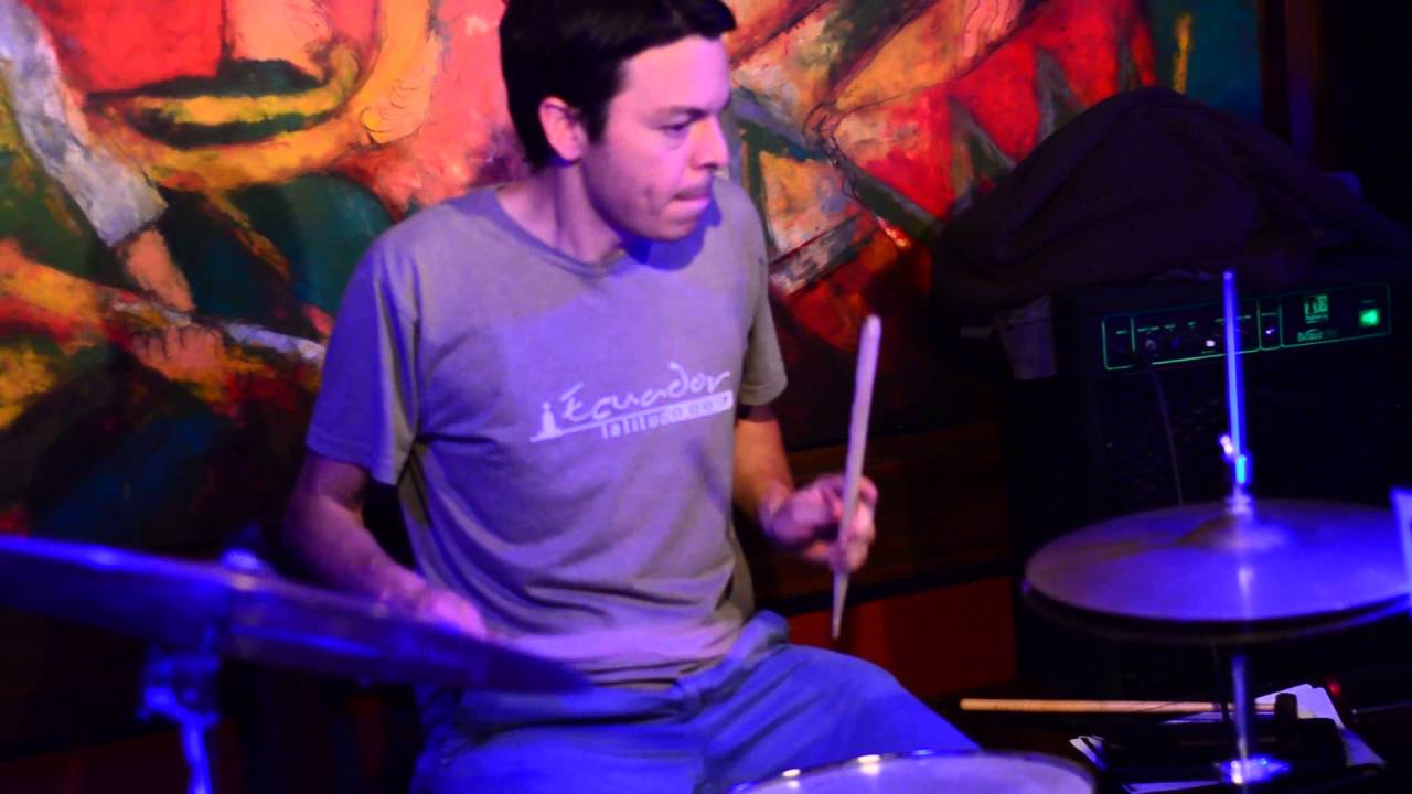 SAN CAFE JAZZ CLUB - NESTOR VIVAS TRIO