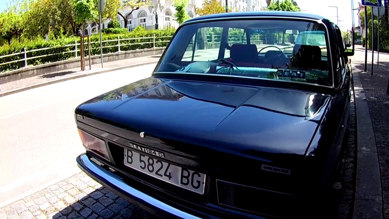 Жигули в Португалии?Нет это SEAT,который FIAT
