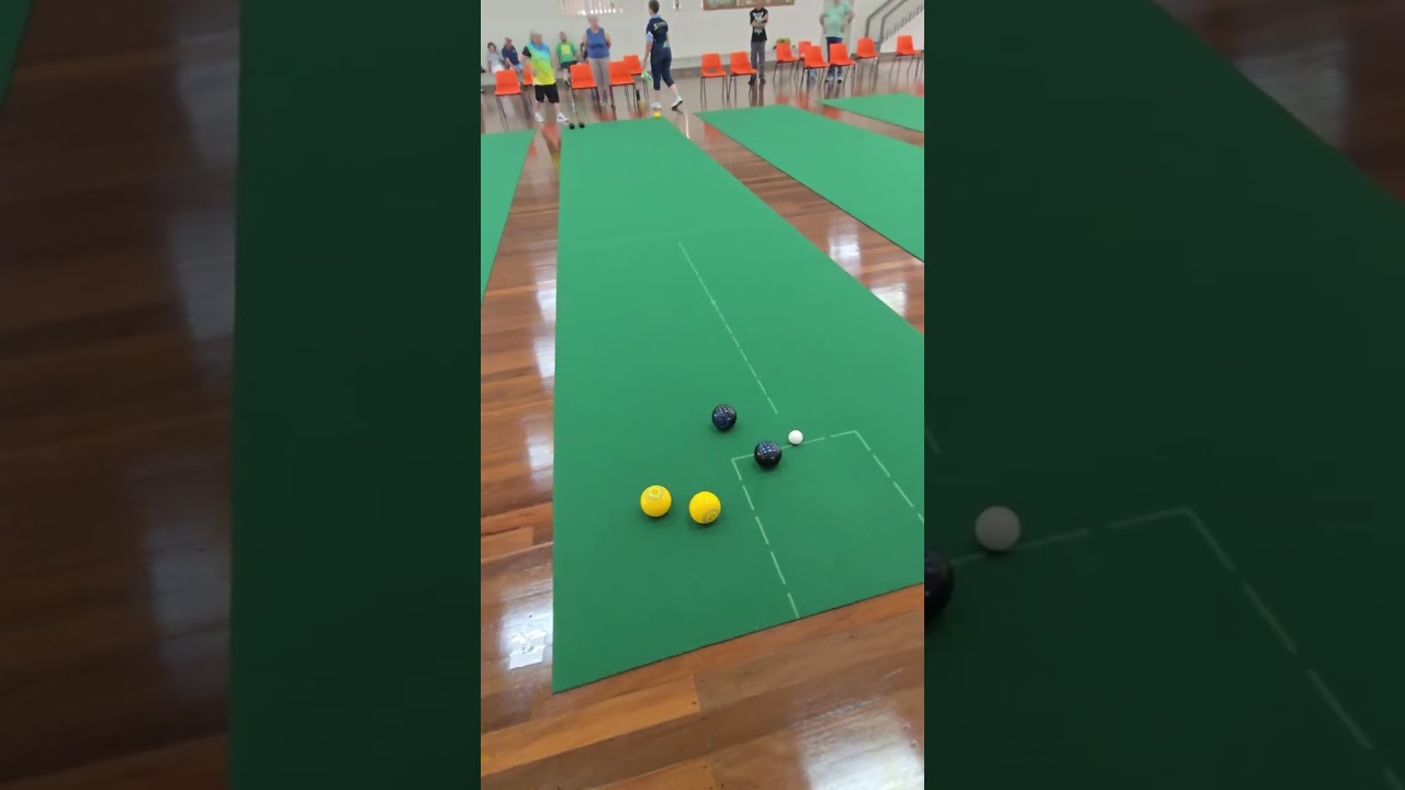 Last 2 ends Ladies singles final Toowoomba Australia Day indoor bowls, Marilyn Long / Sheree Lynam 